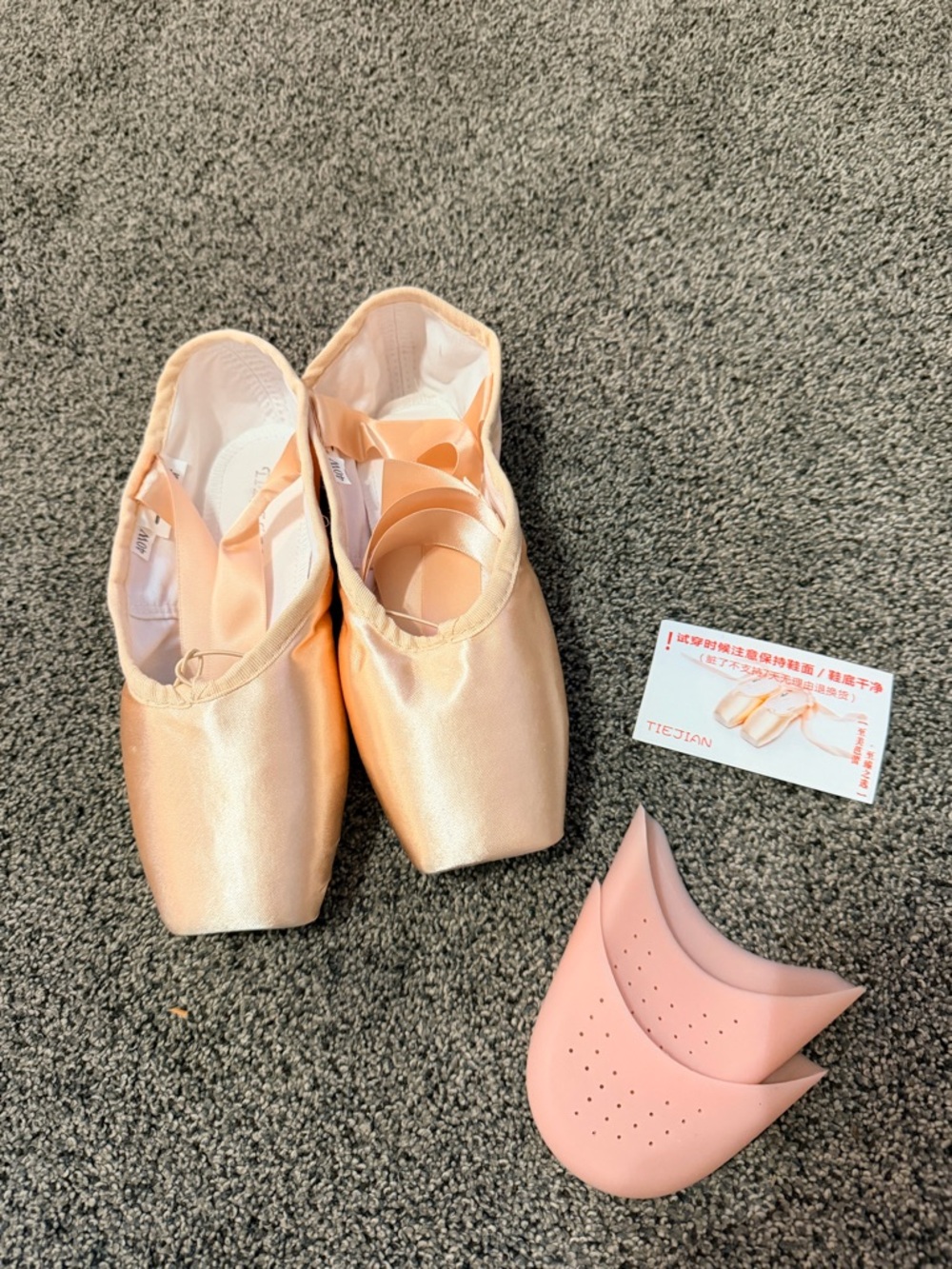 Bloch Peach Satin Pointe Shoes with Pink Toe Guards